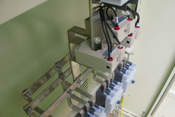 余杭配电柜-应急照明配电柜使用对工作人员的具